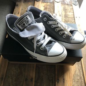 EUC grey Converse sneakers